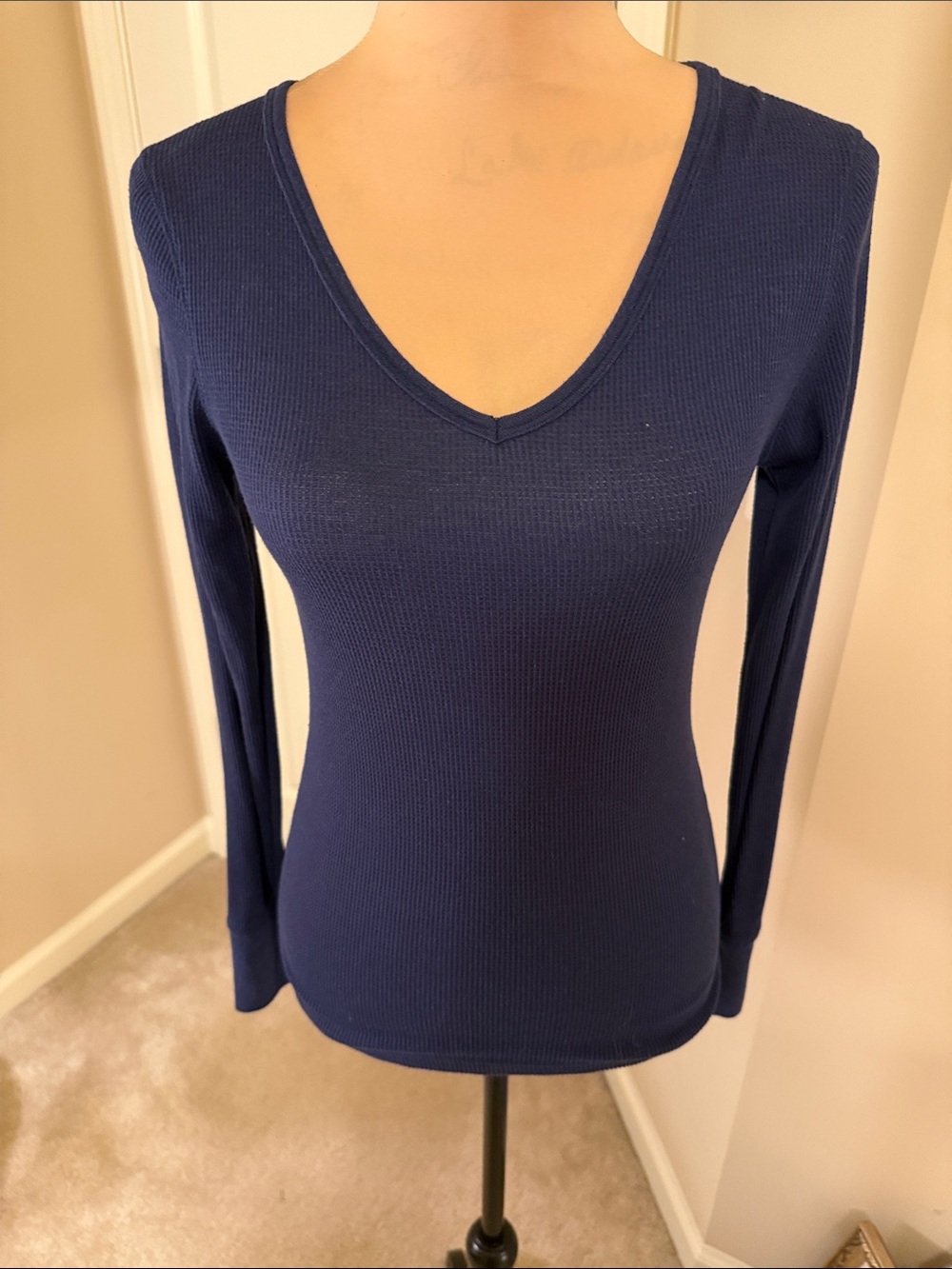 Women's Navy V-Neck Long Sleeve Ribbed Top